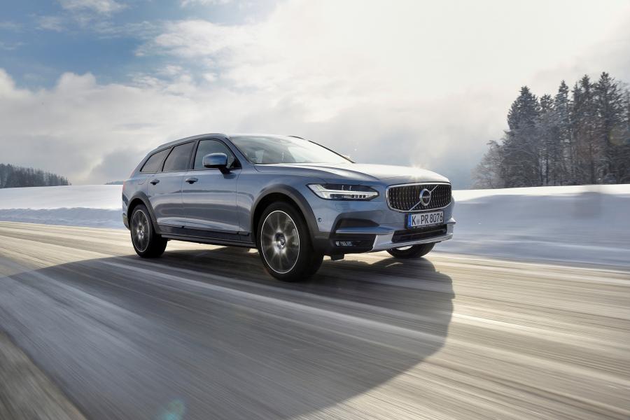  Volvo V90 D5 Cross Country 2016 года  (WW) (фото 1 из 36)